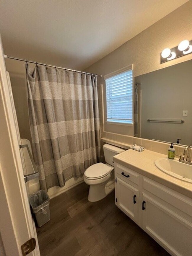 Building Photo - 8621 Willow Spring Ct