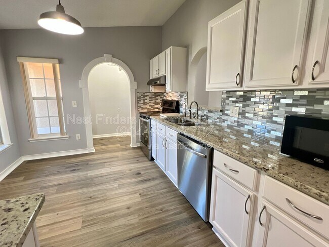 Building Photo - 2669 Lantana Lakes Dr E