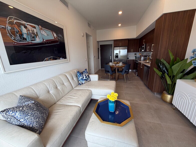 Building Photo - 1851 Fillmore St