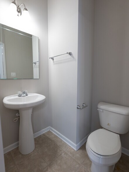 Building Photo - 14136 Winford Ln