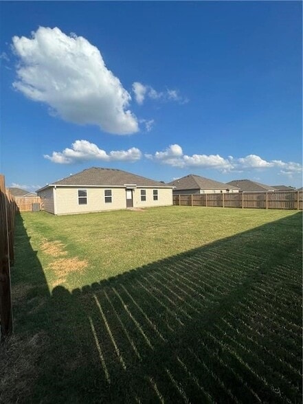Building Photo - 414 Wood Creek St