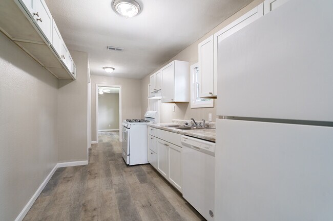 Building Photo - 4005 White St