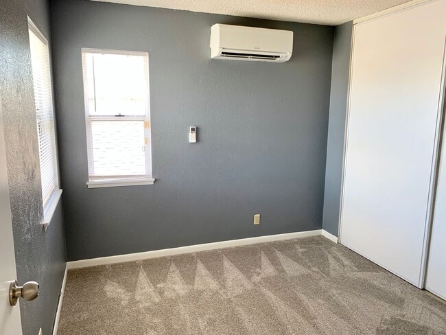 Building Photo - Stunning 3-bedroom and 3-bathroom Home (Ka...