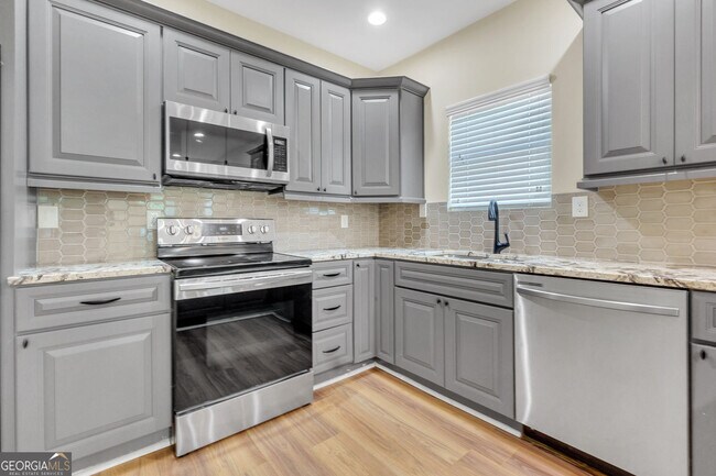 Building Photo - 998 Mayson Turner Rd NW
