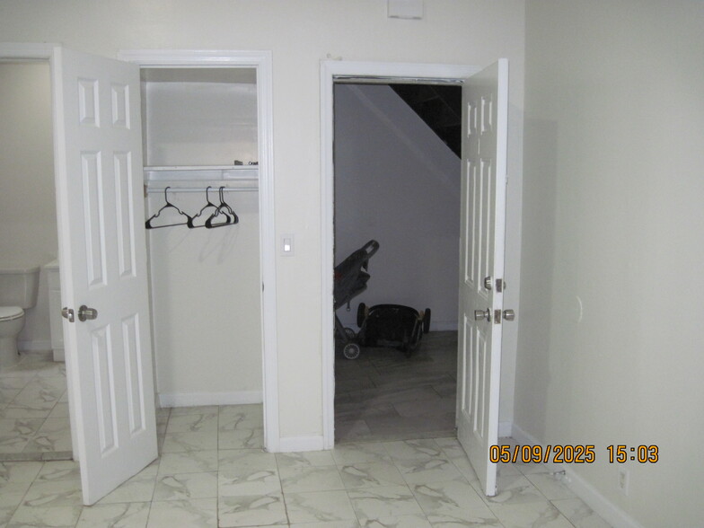 Apartment door&closet - 185 Benziger Ave