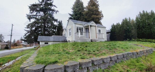 Building Photo - Gorgeous 2 bd House near Point Defiance an...
