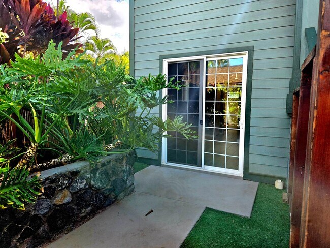 Building Photo - 206 Kuli Puu St