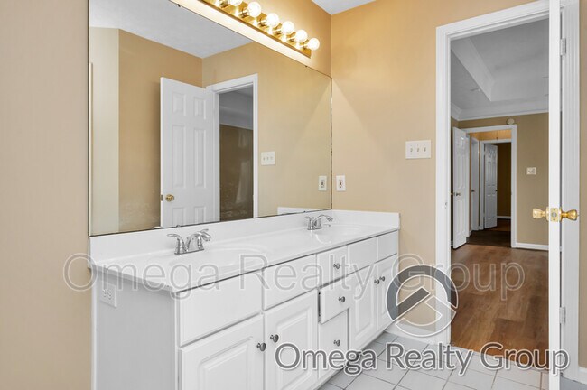 Building Photo - 6525 Foxleigh Ct