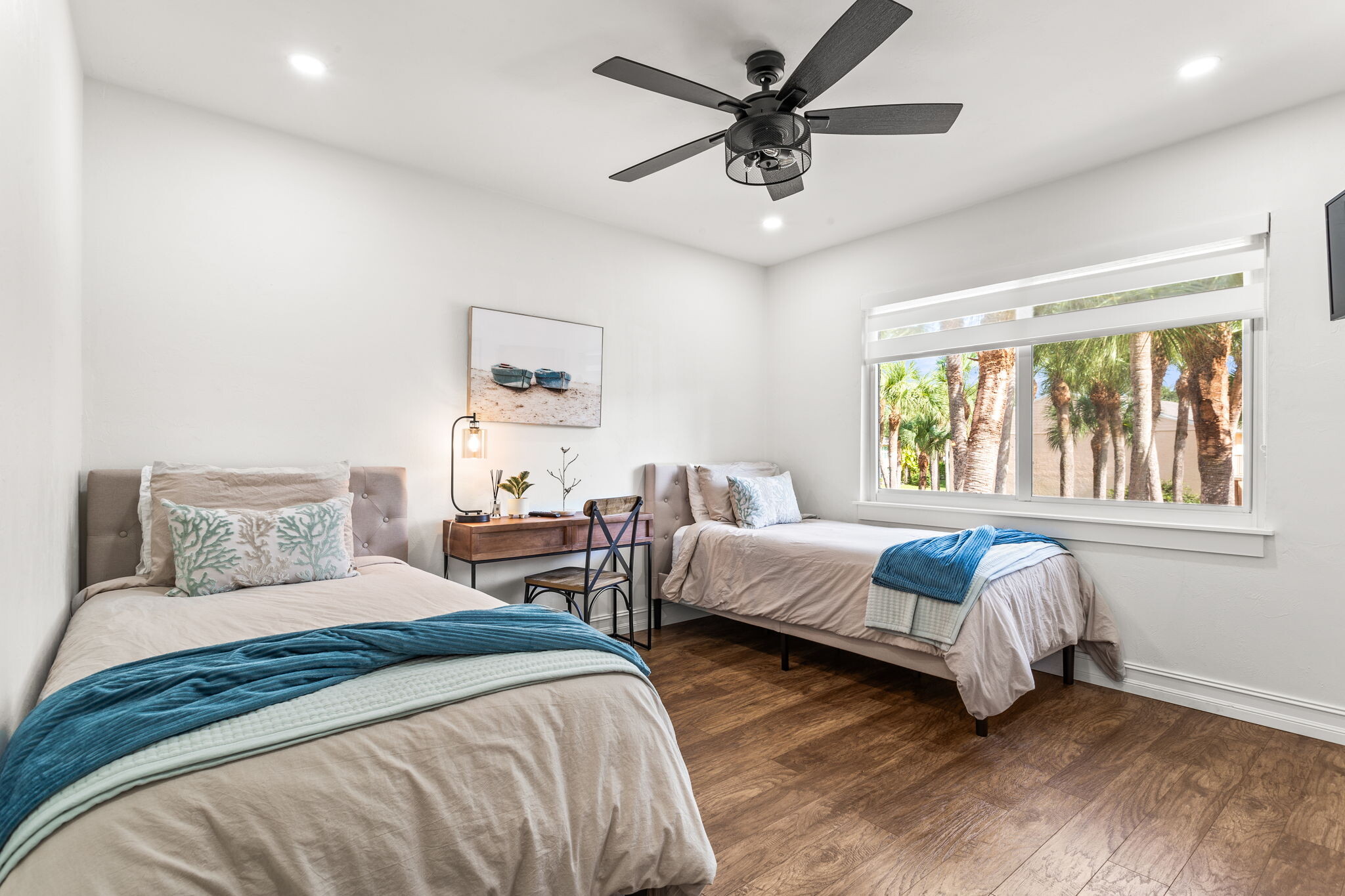 Guest bedroom - 4040 Ice Castle Way