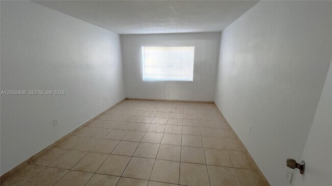 Building Photo - 505 NW 177th St