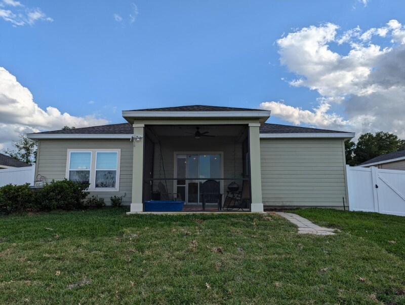 Building Photo - 3459 NE 38th Ln