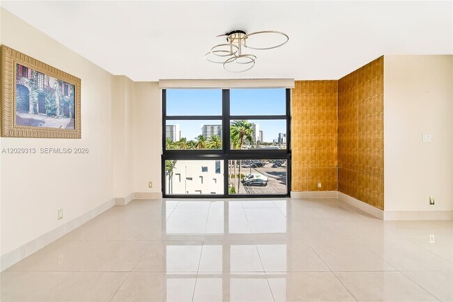 Building Photo - 3031 N Ocean Blvd
