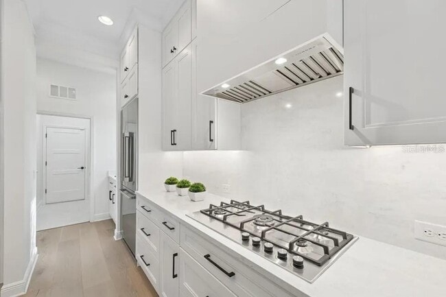 Building Photo - 7346 Edenmore St