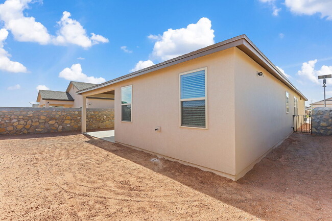 Building Photo - 51025 Sand Verbena Ave