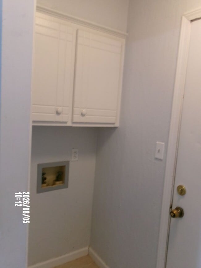 Building Photo - 6049 SW Atterbury Dr