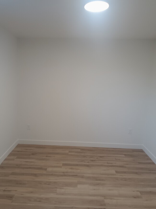 Building Photo - 6245 Margray Dr