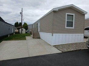 Building Photo - 1022 Dogwood St