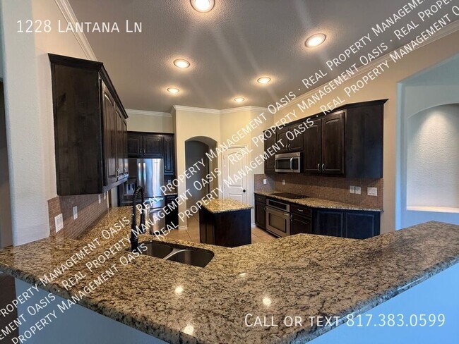 Building Photo - 1228 Lantana Ln