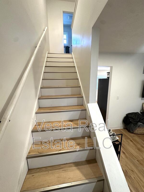 Building Photo - 104 College Park Ct