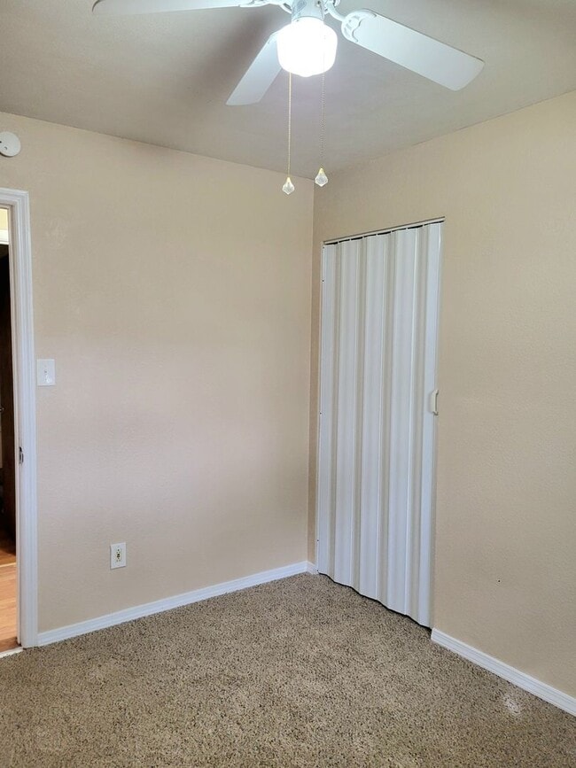 Building Photo - Renovated and Ready to Rent...7 Bradley, P...