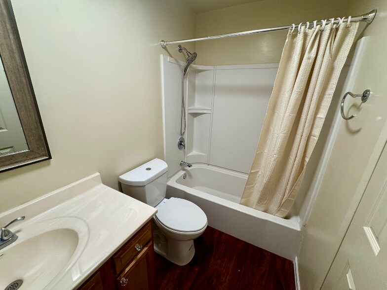 Building Photo - 2985 Mendoza Dr