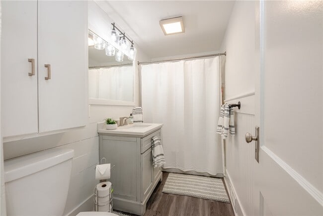 Building Photo - 116 W Spruce St