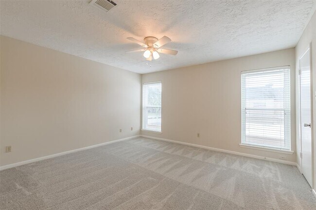 Building Photo - 3004 Beecave Dr