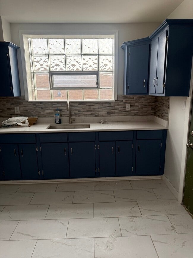 Building Photo - 8204 S Elizabeth St