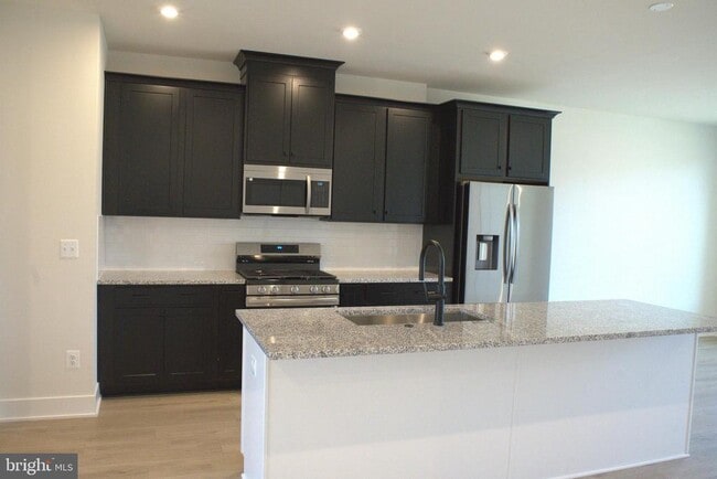 Building Photo - 129 Heyford Dr