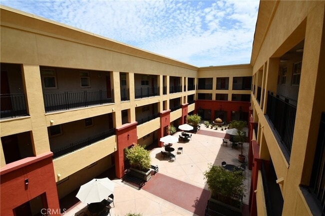 Building Photo - 2742 Cabrillo Ave