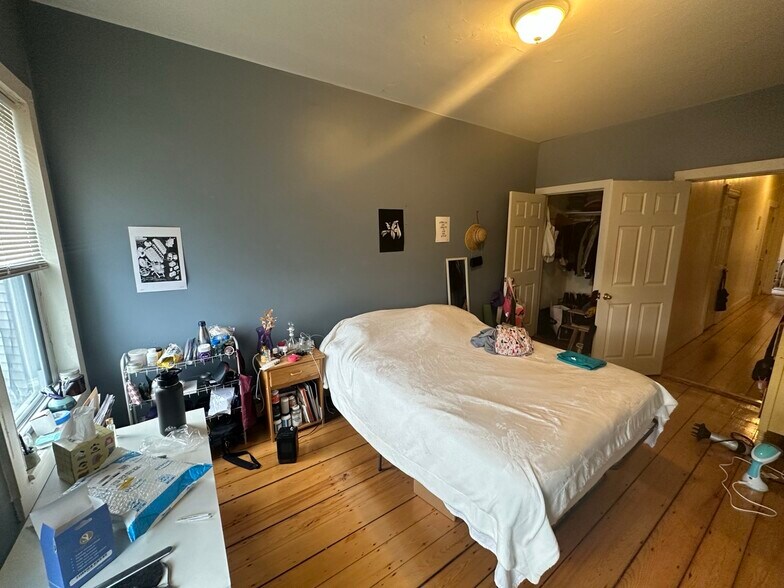 Building Photo - 61 Webster Ave