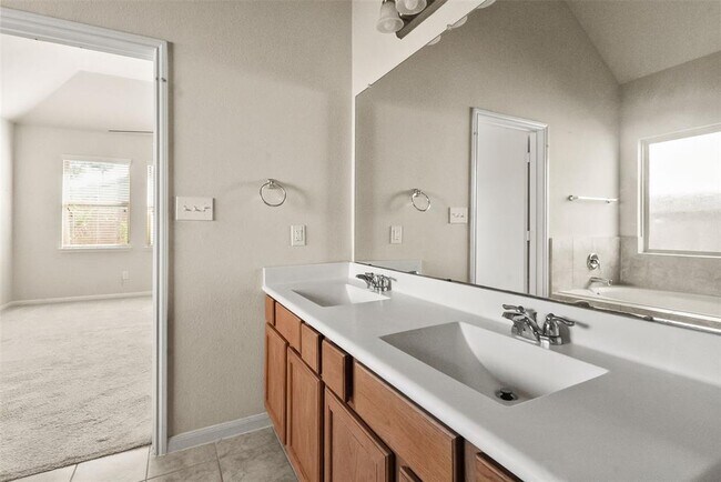 Building Photo - 10942 Sun River Falls Dr