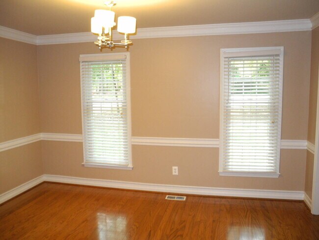 Building Photo - 383 Billingham Dr