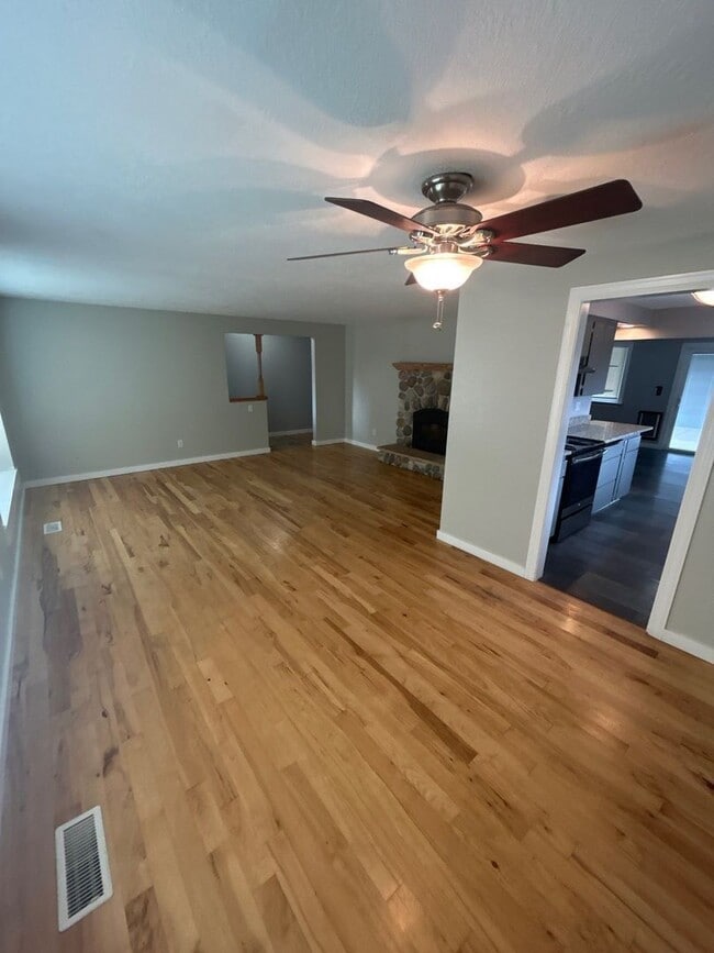 Building Photo - 3677 Carmelle Ct NE