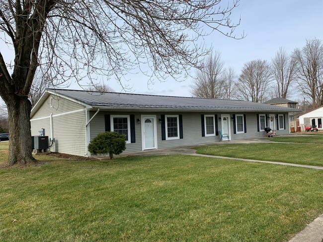 Building Photo - 403 N Maple St