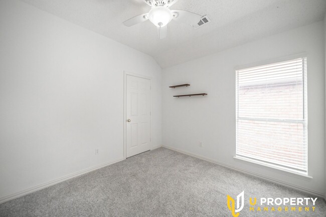 Building Photo - Stylish 3-Bedroom Home in Flower Mound