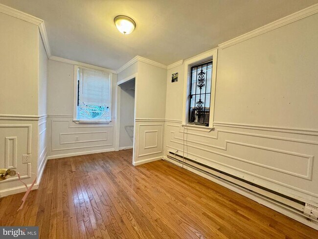 Building Photo - 1829 Fontain St