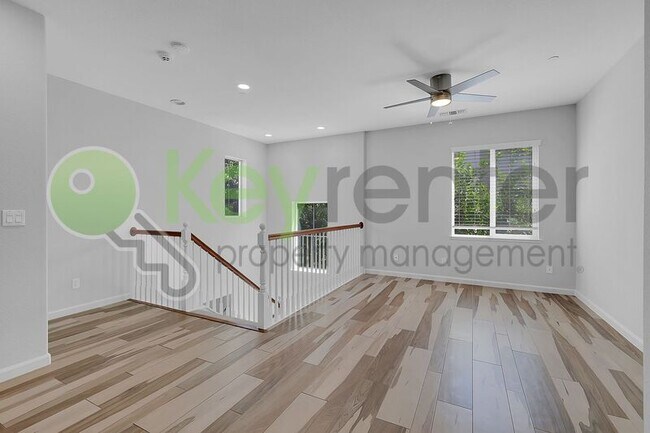 Building Photo - 973 Courtyards Loop