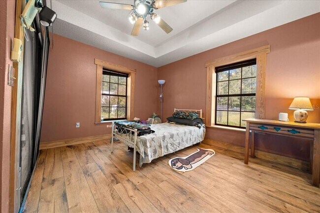 Building Photo - 3135 NE 49th St