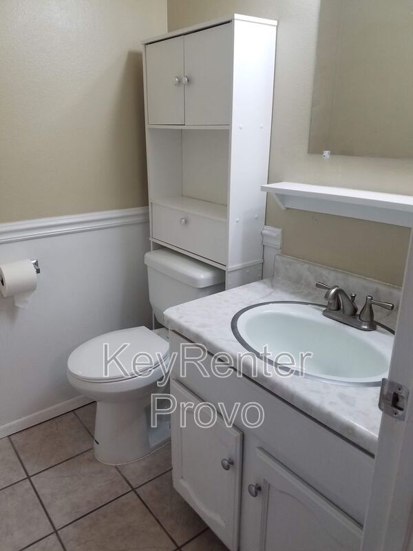 Building Photo - 1686 Hickory Ln