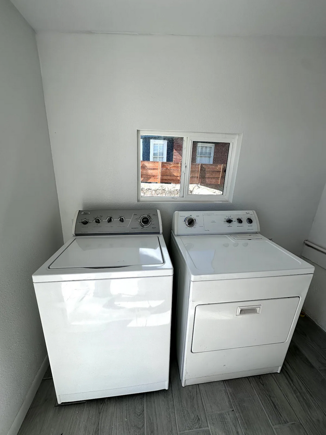 Laundry Room - 3919 Monroe Ave