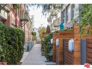 Building Photo - 527 Molino St