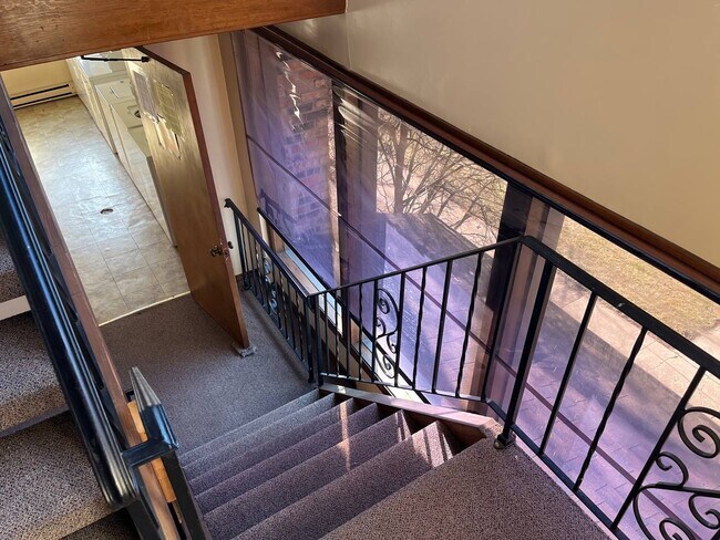 Building Photo - 17745 Rosewood Dr