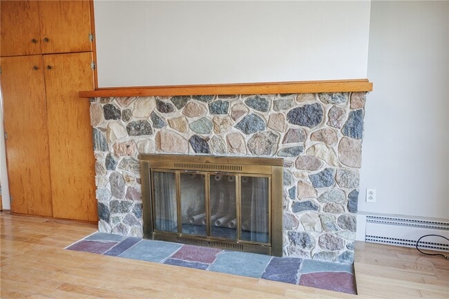 Building Photo - 43 River Meadow Dr