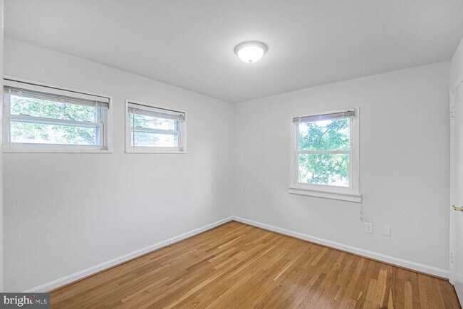 Building Photo - 3906 Ronson Dr