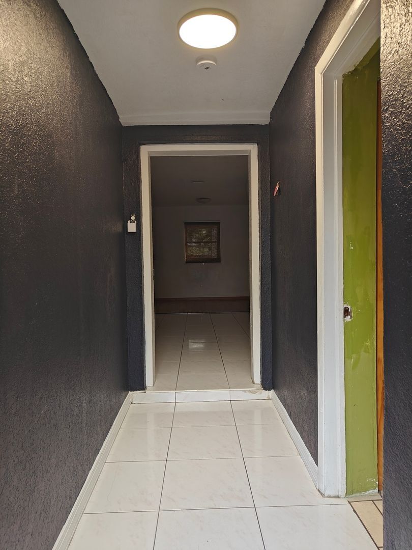 Building Photo - 76 NE 170th St