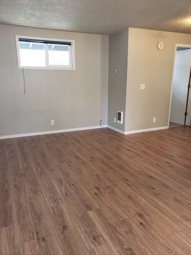 Building Photo - Baja01