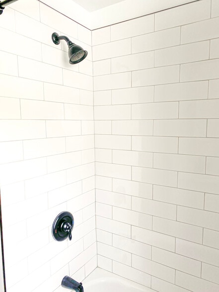 Building Photo - 254 W Main St