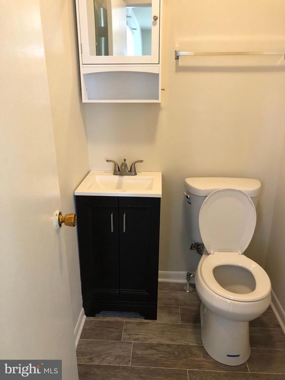 Building Photo - 104 Lark Ln