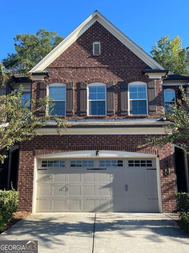 Primary Photo - 225 Holdings Dr